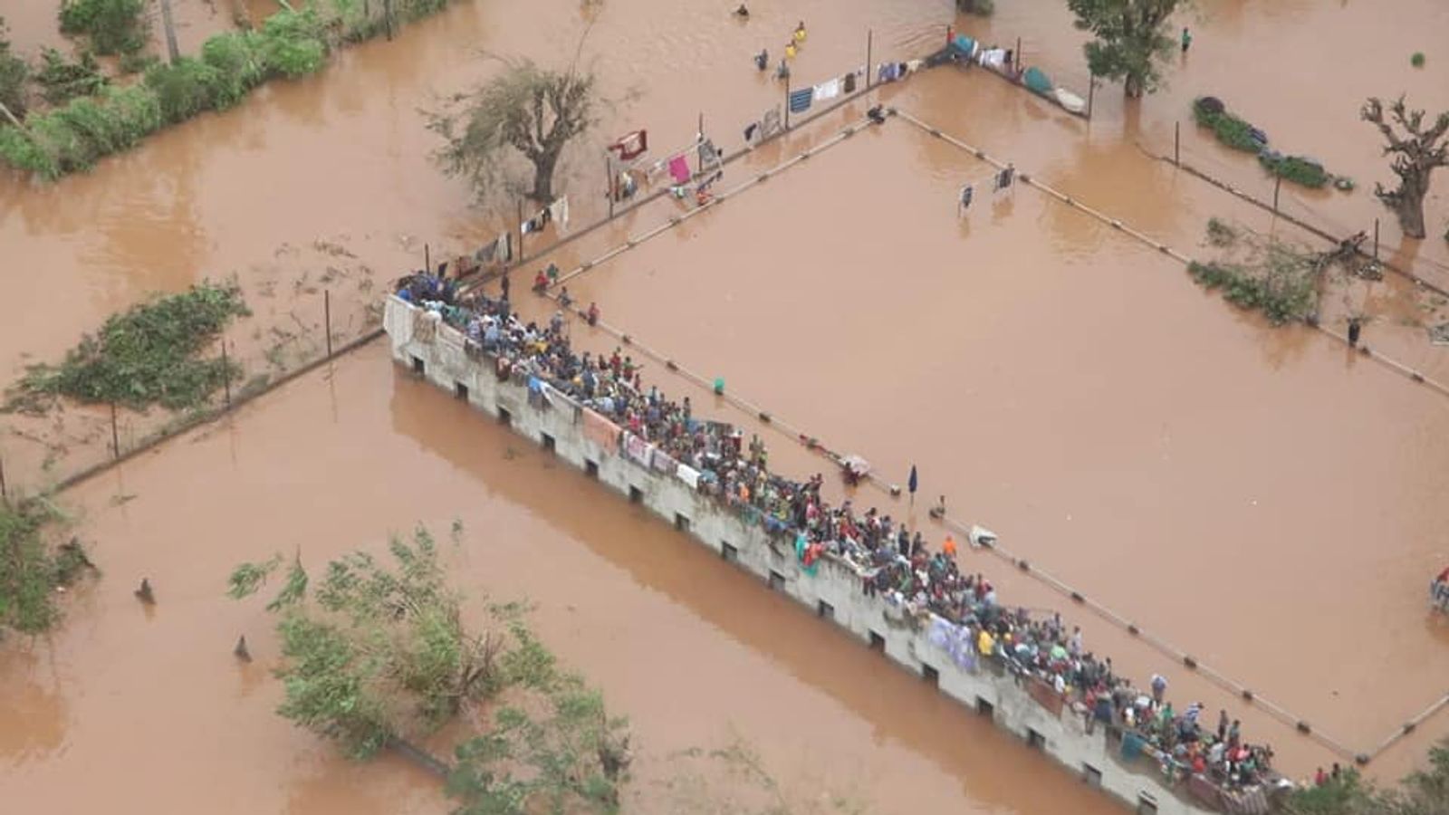 Cyclone Idai: 500 dead, with figure set to rise across Zimbabwe ...