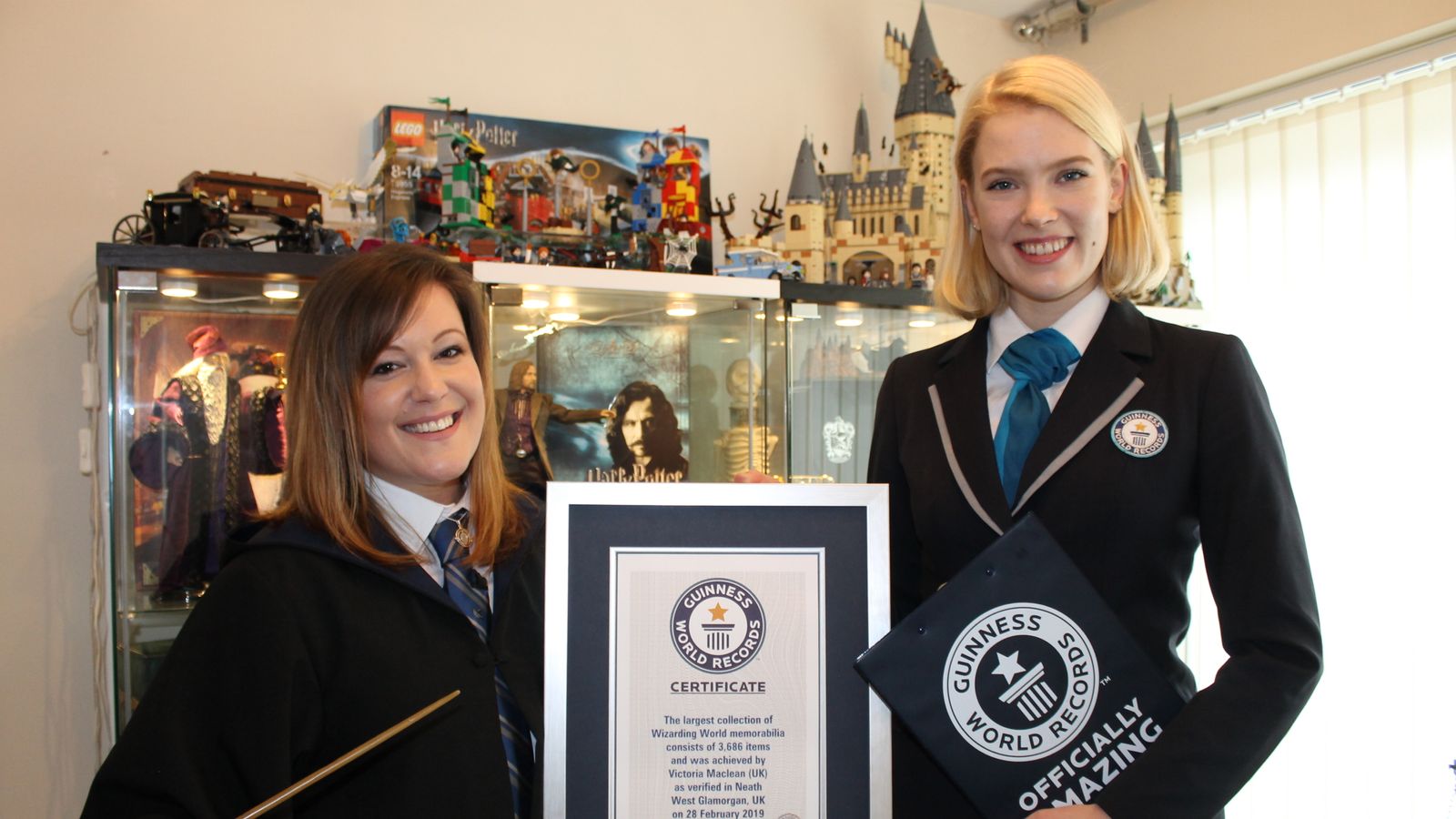 Harry Potter Superfan Breaks World Record For Largest Collection Of Harry Potter Superfan Breaks World Record For Largest Collection Of