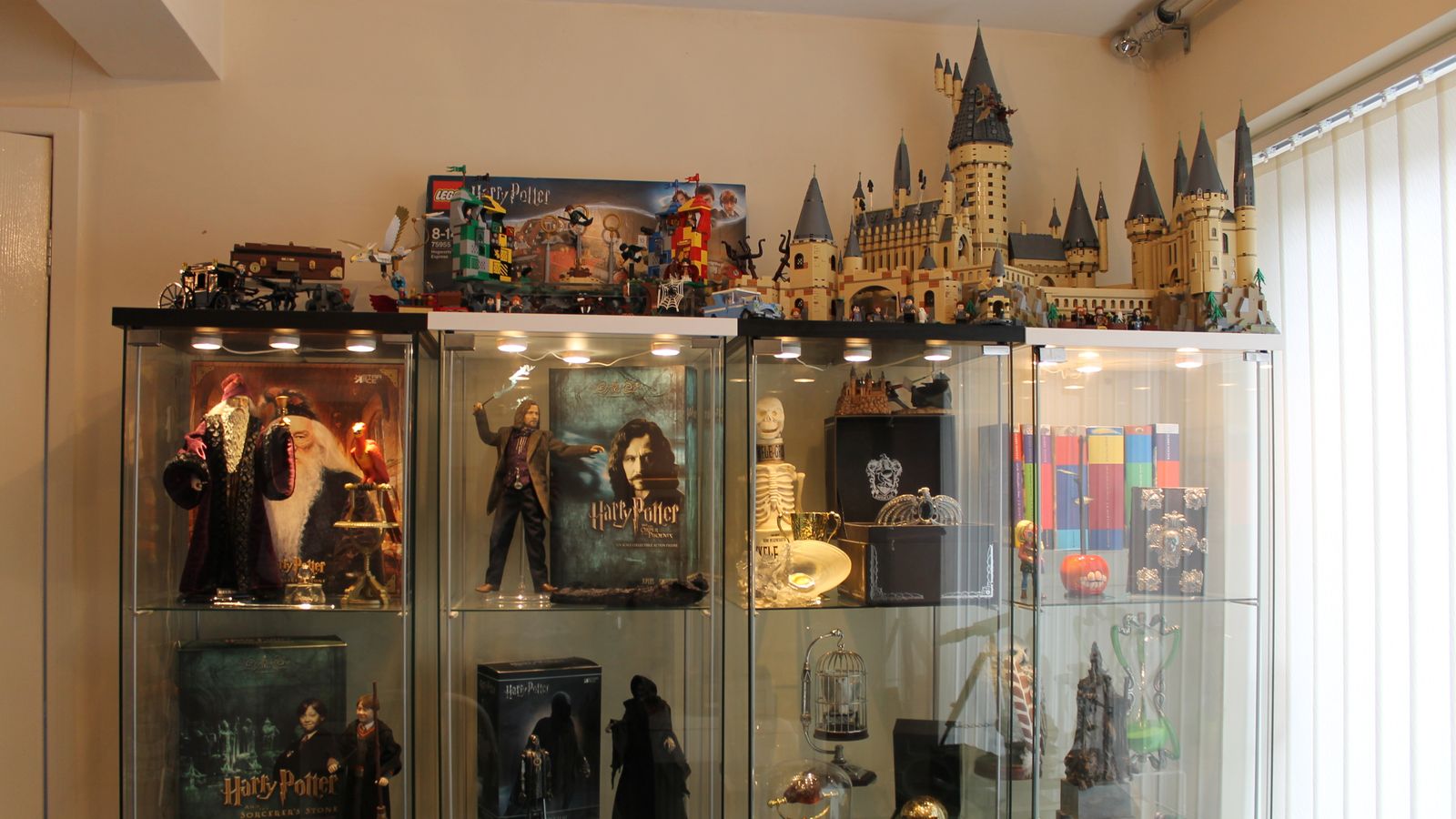 Harry Potter Superfan Breaks World Record For Largest Collection Of Harry Potter Superfan Breaks World Record For Largest Collection Of