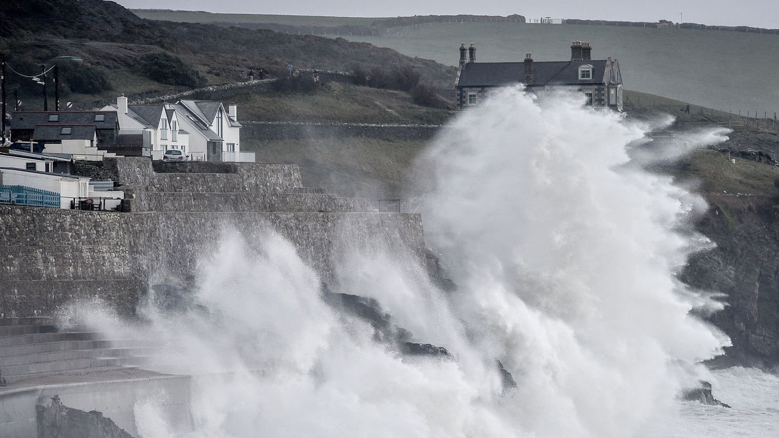 Heavy Rain And Winds To Batter Britain As Storm Gareth Swoops In | UK ...