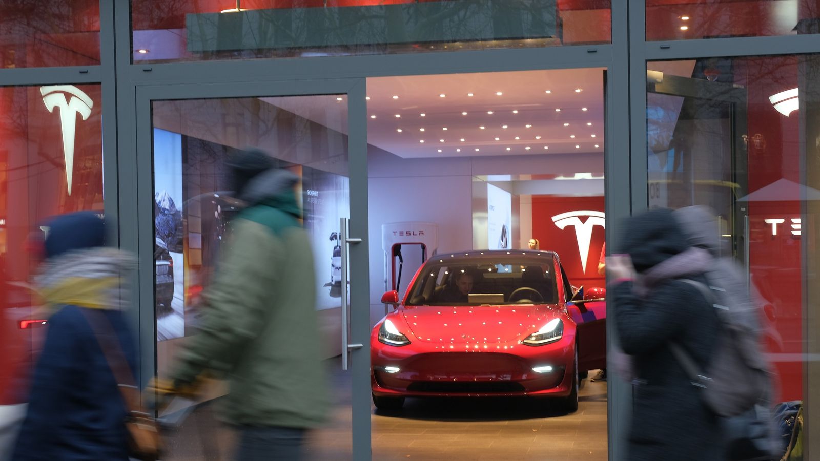 The Real Reason Elon Musk Shut Down Tesla Dojo: The Full Story - j00lnon