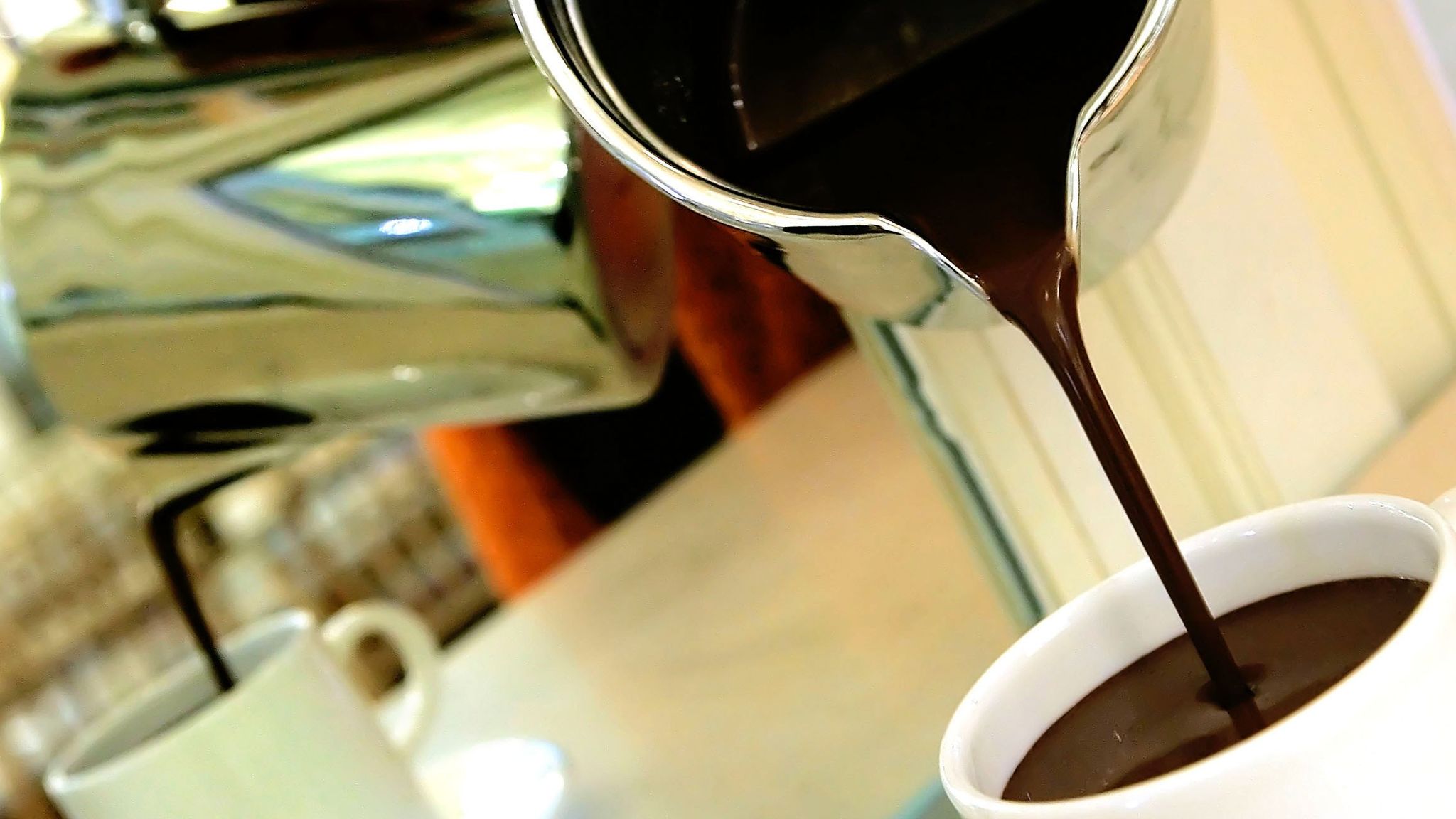 A mug of hot chocolate a day helps people with MS reduce fatigue, study