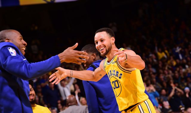 Golden State Warriors use balanced offense to blow out Indiana Pacers Golden State Warriors use balanced offense to blow out Indiana Pacers