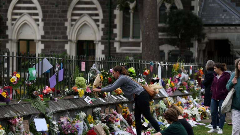 Residents pay their respects for the victims of the mosques attacks in Christchurch on March 16, 2019