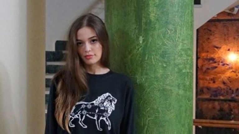 Felicite Tomlinson: Sister of One Direction singer Louis dies aged 18 | UK News | Sky News