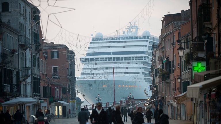 Venice want to stop large cruise ships using the port in the city 