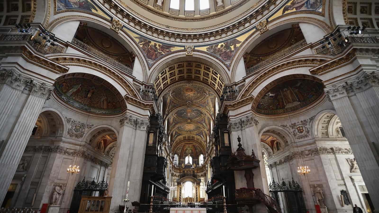 Sir Christopher Wren, St. Paul's Cathedral, completed 1710, London, UK. 