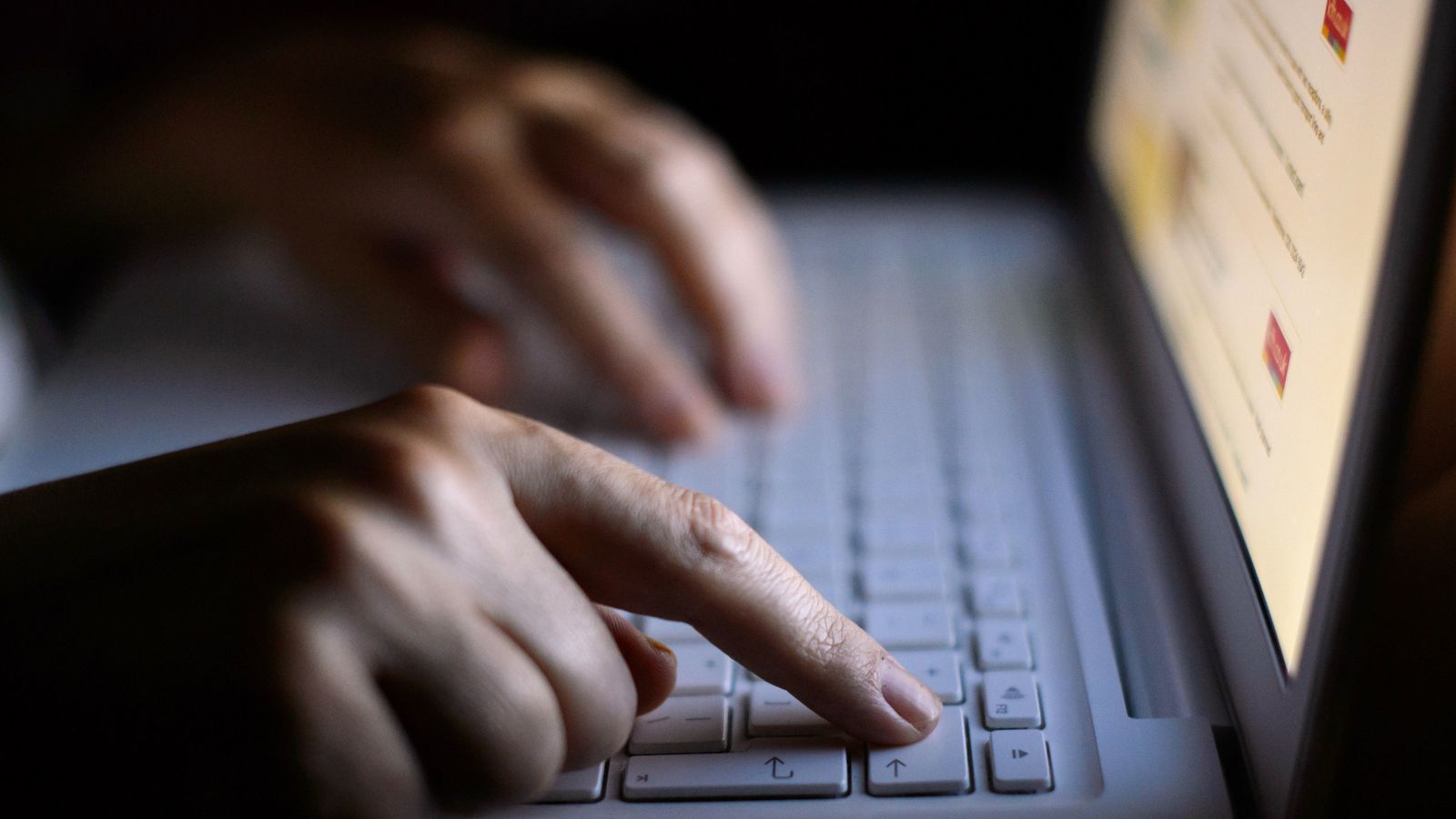 Китай, отговорен за две кампании за кибератаки в Обединеното кралство, казва Даудън