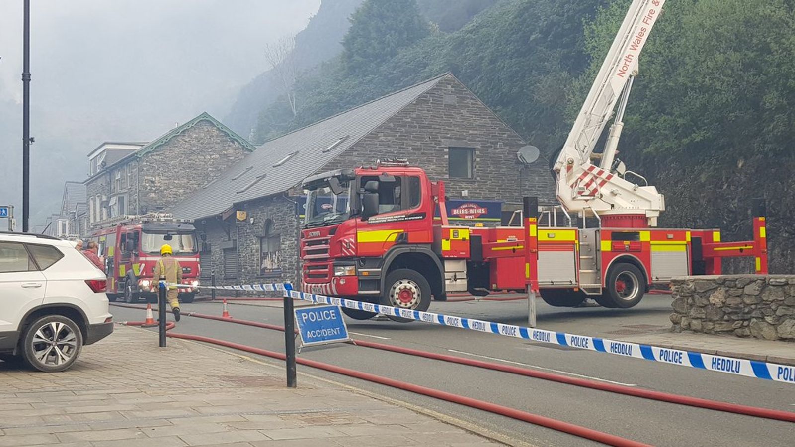 Town evacuated after mountain fire in North Wales UK News Sky News