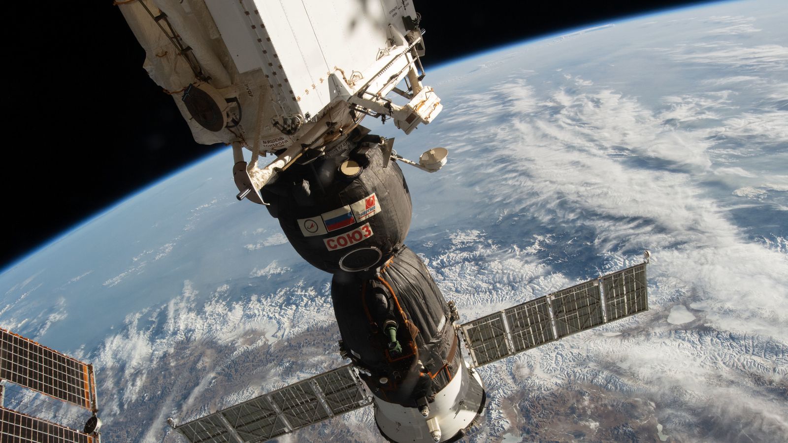 Nasa Opens Space Station To Tourists For £27500 A Night Us News