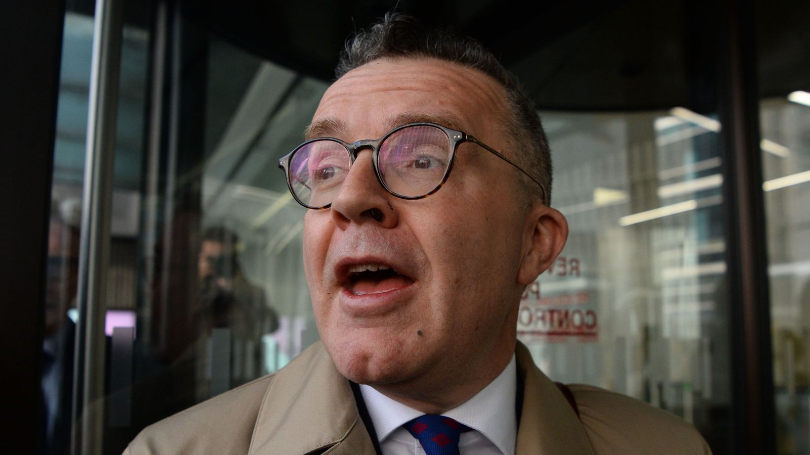 Labour deputy Tom Watson walks out of shadow cabinet ...