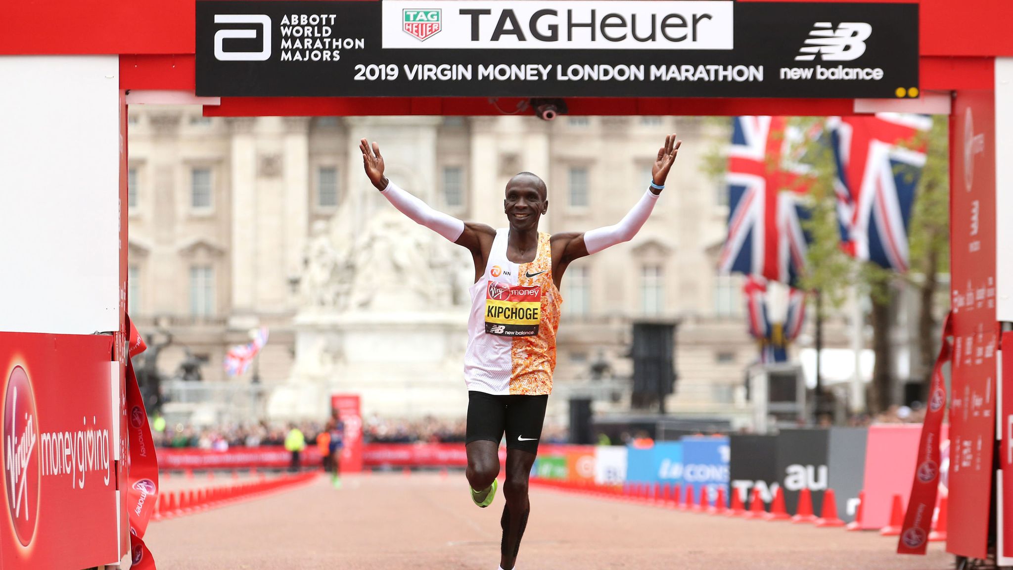 London Marathon Kenyan Eliud Kipchoge wins men's race for record
