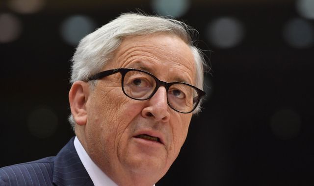 European Commission president Jean-Claude Juncker cuts short holiday for urgent gallbladder surgery