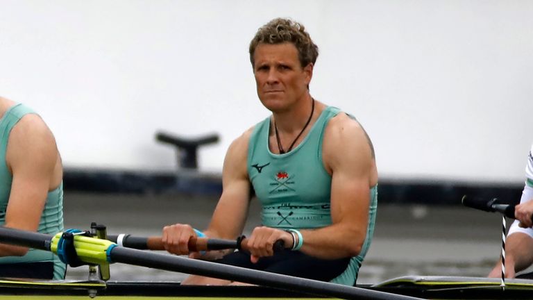 James Cracknell in the Cambridge boat, prepares for the start of the 165th annual men&#39;s boat race