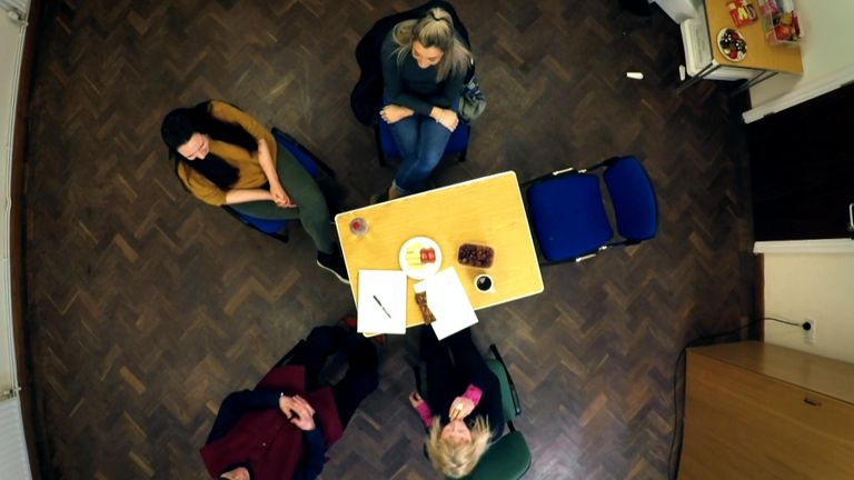 Volunteers form 'circles' to support the offender