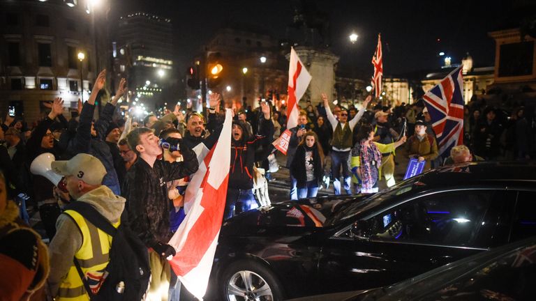 Pro-Brexit supporters blocking traffic in Trafalgar Square 