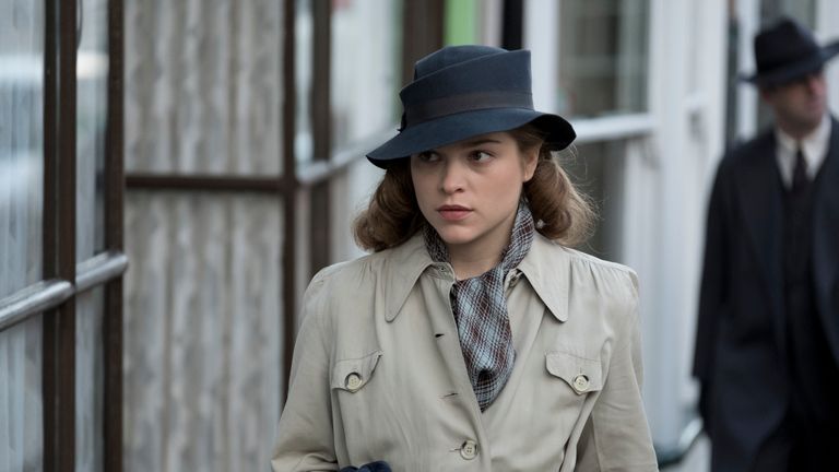 Sophie Cookson in the role of young Joan.