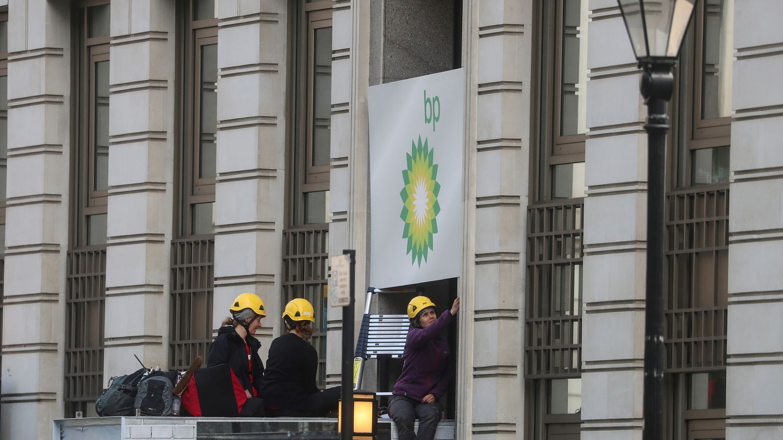 BP headquarters blockaded by climate activists | Money News | Sky News