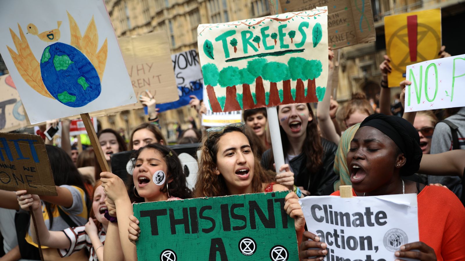 Extinction Rebellion: More than 1,000 people should be prosecuted, say ...