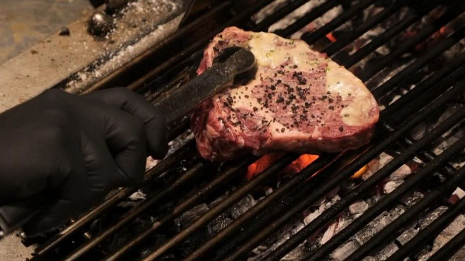 We must ditch red meat to save planet, top scientist warns