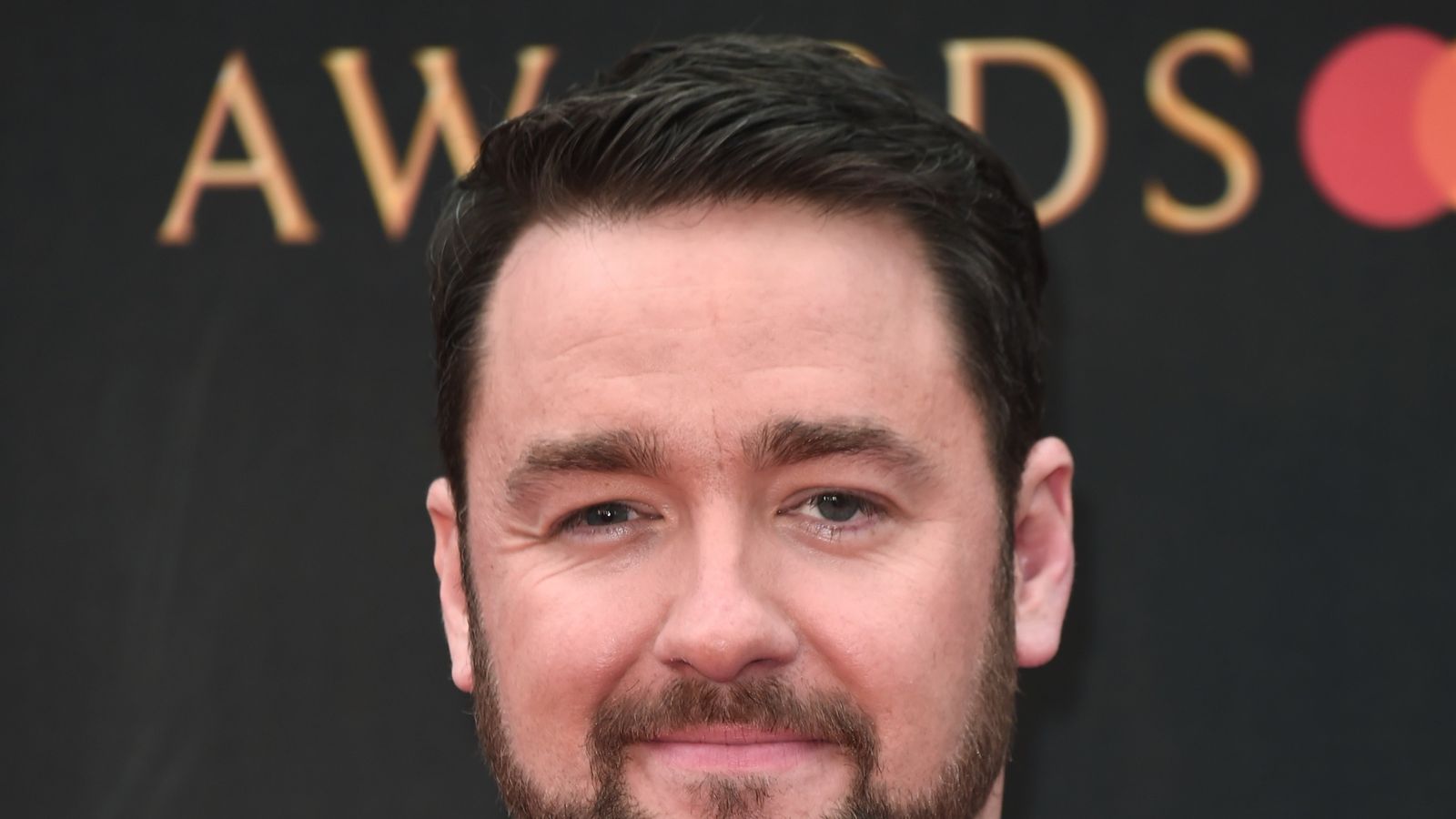 Theatre evacuated as phone catches fire at Jason Manford gig Theatre evacuated as phone catches fire at Jason Manford gig