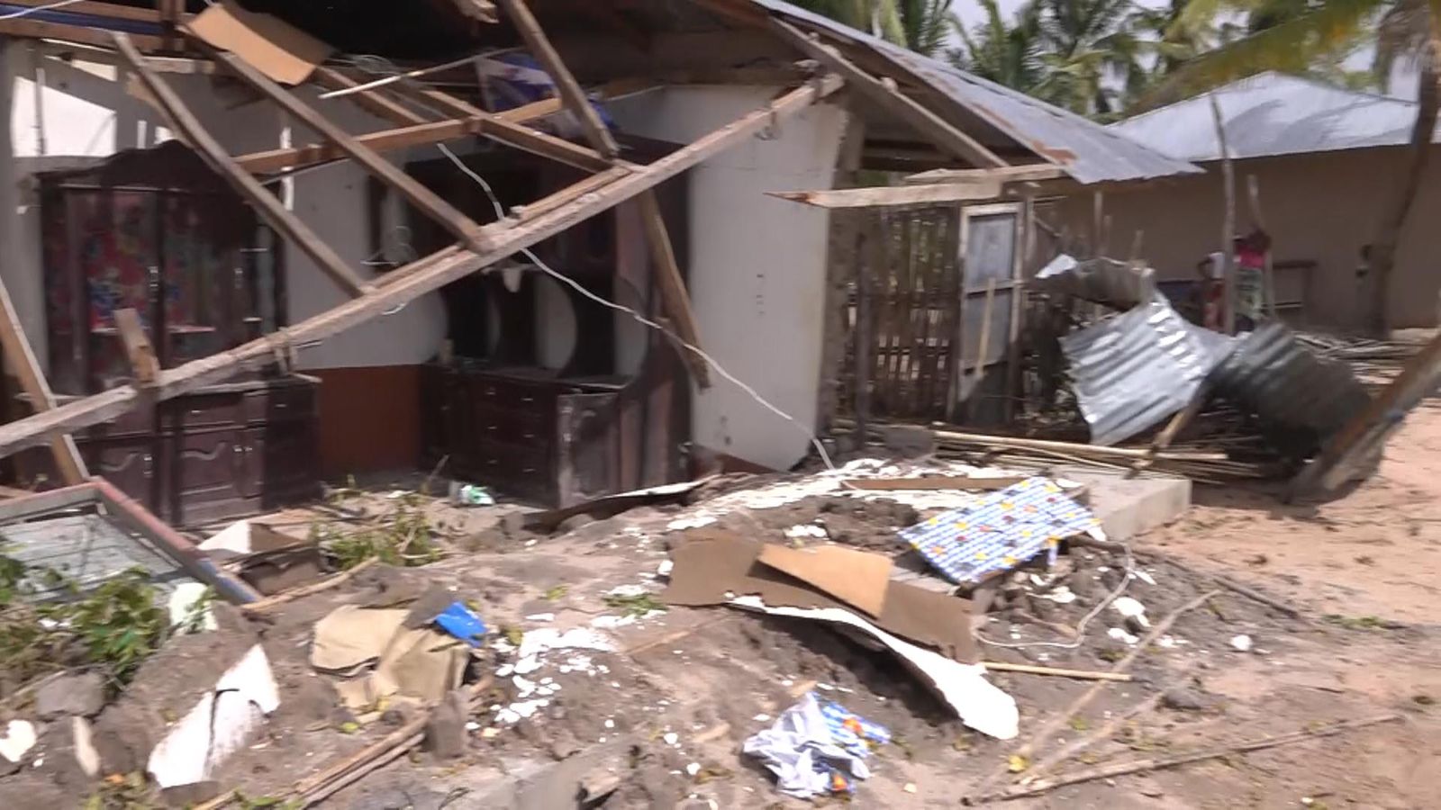 Mozambique's cyclone struggles | World News | Sky News