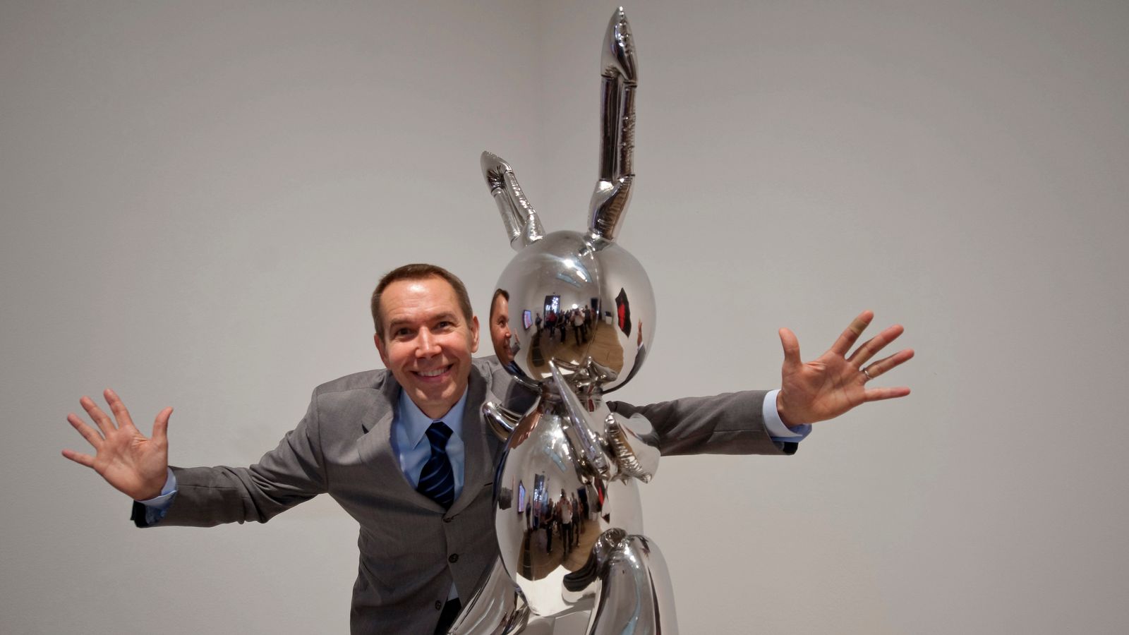 Jeff Koons sculpture beats David Hockney record for biggest sale by