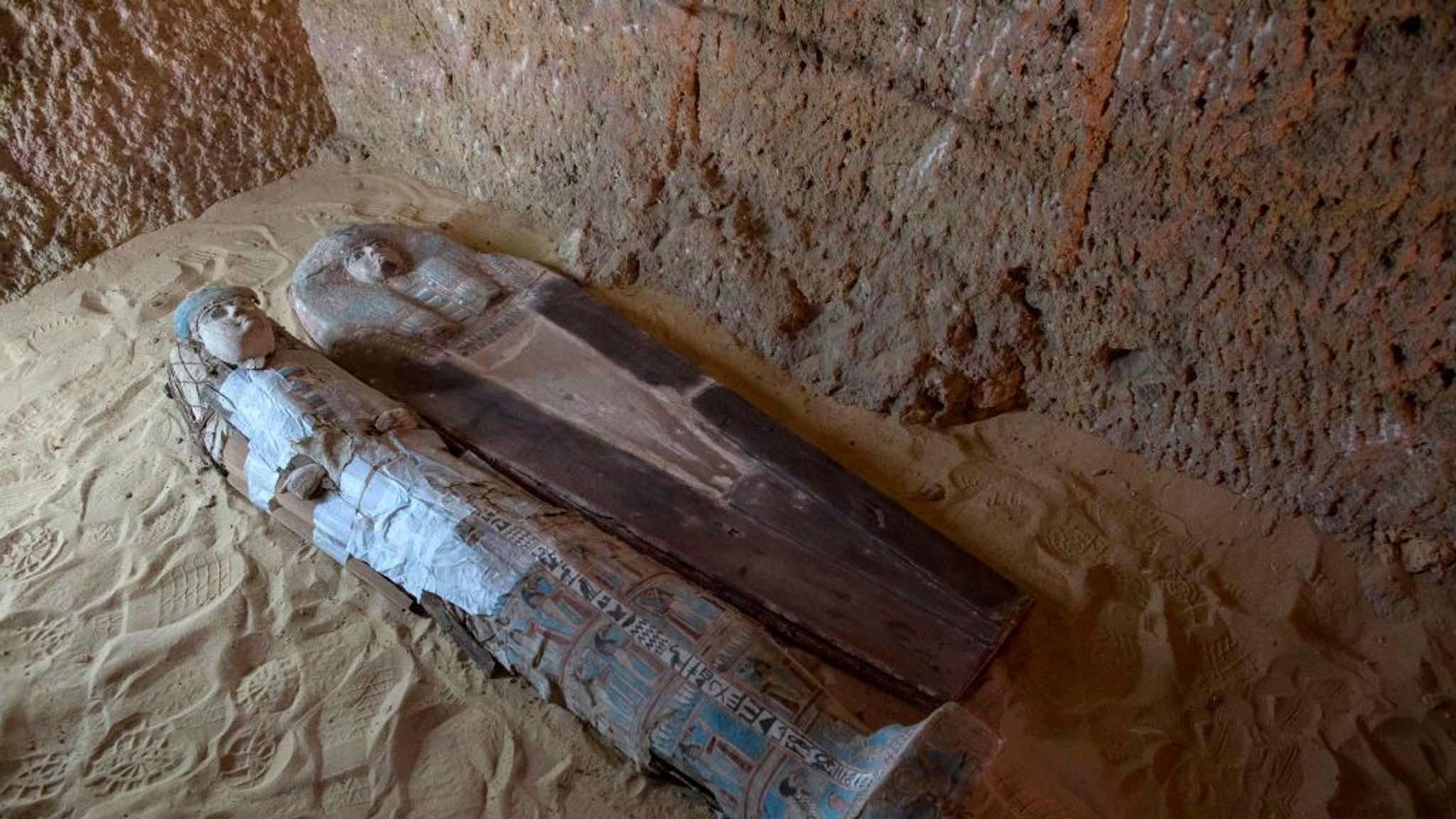 Ancient Tomb Discovered In Egypt Dating Back 2500 Years World News Sky News