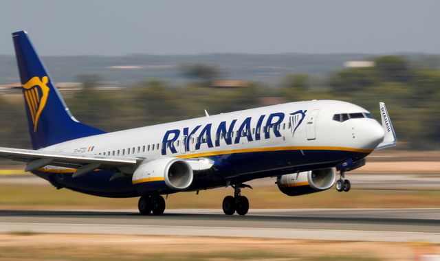 Ryanair (just) sees off pay revolt over O'Leary's £90m bonus
