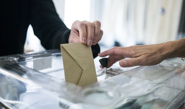 EU elections: Voting begins in the UK EU elections: Voting begins in the UK
