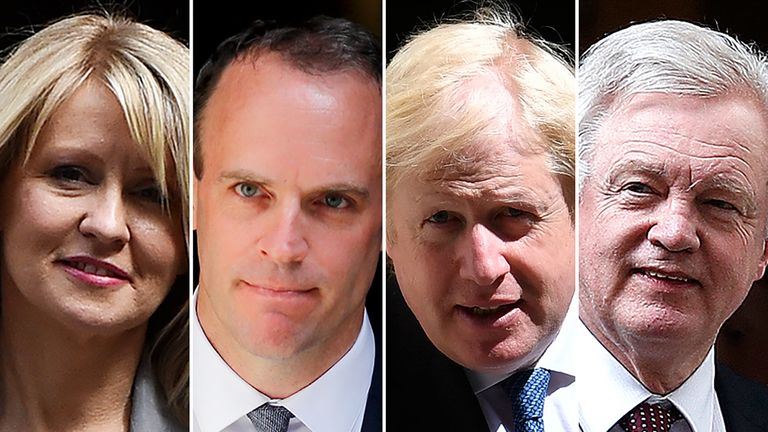 Ένας συνδυασμός εικόνων που δημιουργήθηκε στο Λονδίνο στις 6 Δεκεμβρίου 2018 δείχνει τέσσερις ανώτερους κυβερνητικούς υπουργούς οι οποίοι παραιτήθηκαν από την αντίθεσή τους στην Theresa May που χειρίστηκε την πρώην γραμματέα έργων και συντάξεων της Brexit: (LR) Esther Mcvey στις 17 Ιουλίου 2018, πρώην Ο γραμματέας του Brexit, Dominic Raab, στις 9 Ιουλίου 2018, ο πρώην ορκωτός γραμματέας Μπόρις Τζόνσον στις 13 Ιουνίου 2018 και ο πρώην γραμματέας του Brexit David Davis στις 6 Φεβρουαρίου 2018 απεικονισμένοι στην Downing Street στο Λονδίνο.  (Φωτογραφία από την AFP)