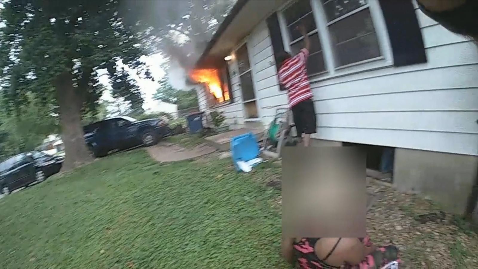Cop pulls toddler and grandmother from burning building | US News | Sky