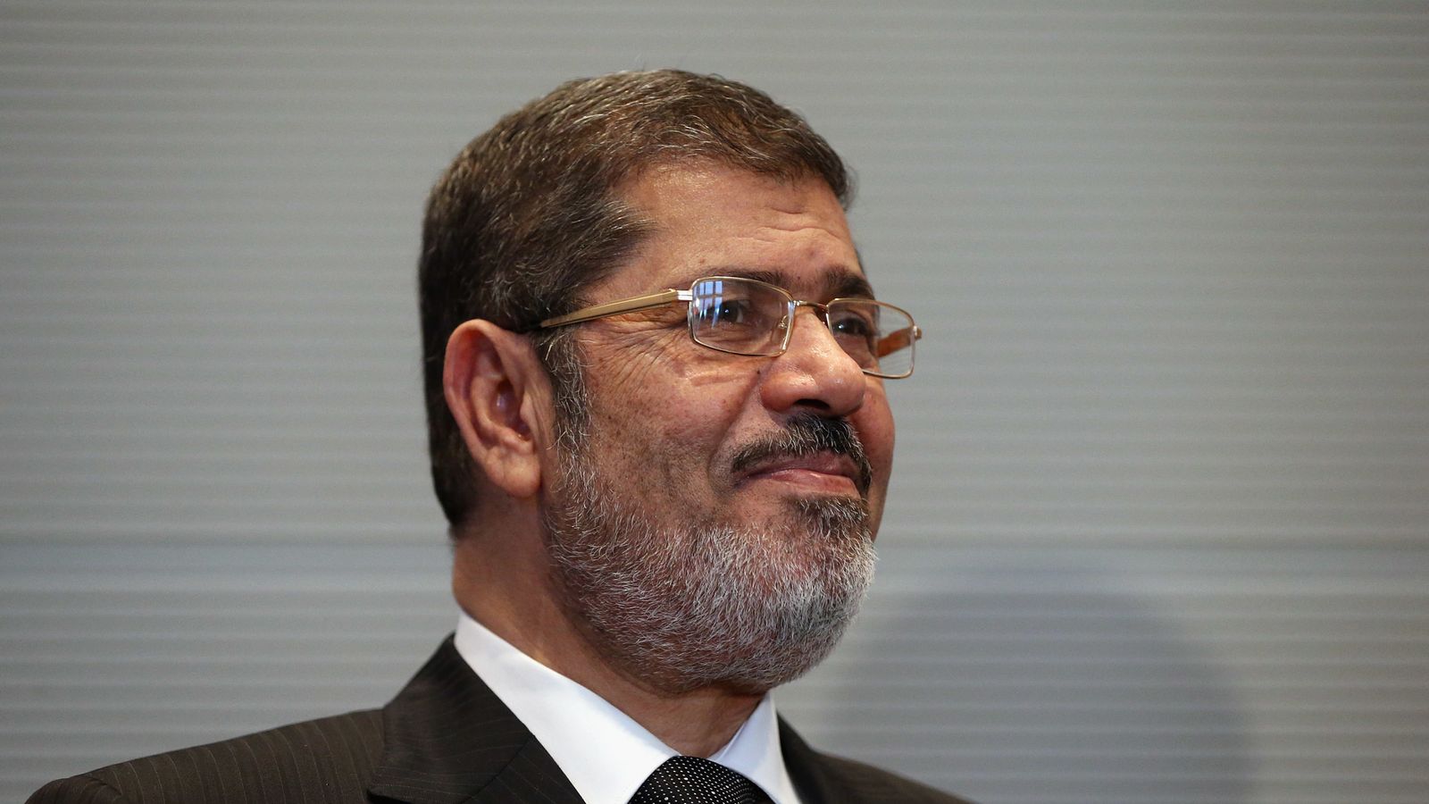 Mohammed Morsi: Former Egyptian President Buried After Collapse And ...