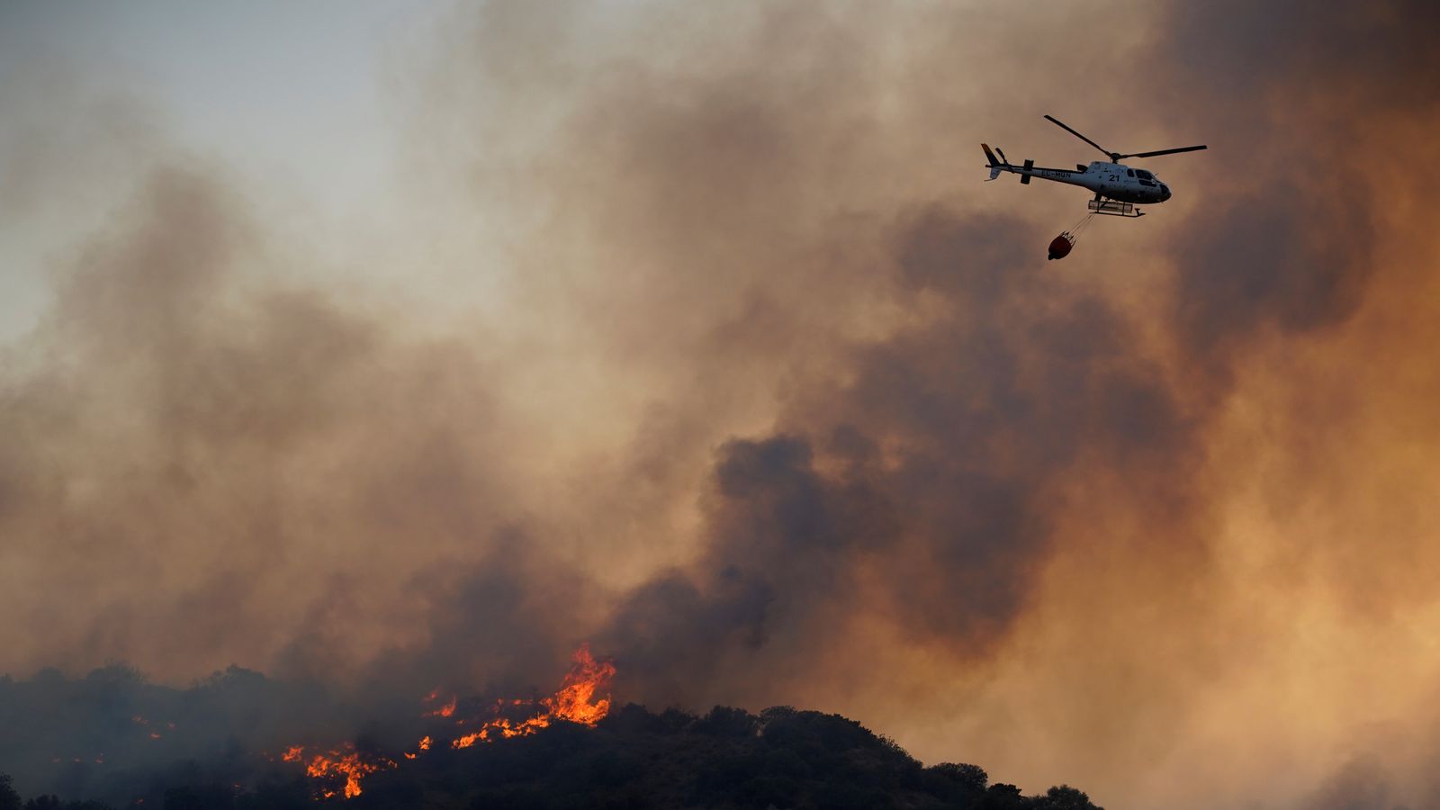 Europe heatwave Firefighters battle wildfires in France after