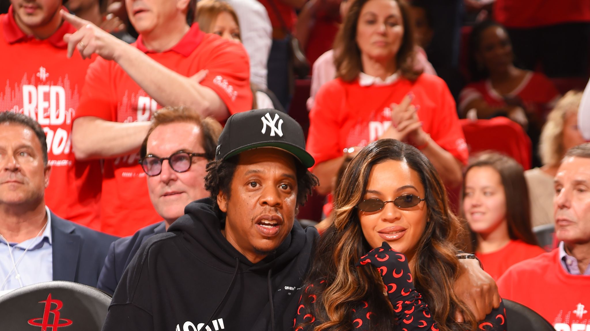 Jay-Z becomes first hip-hop billionaire | Ents & Arts News | Sky News