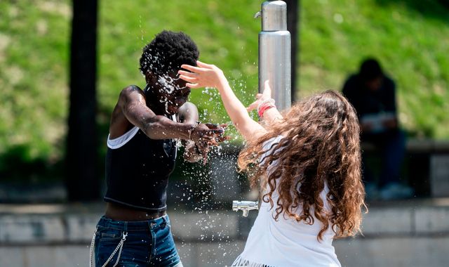 Pyjamas in the freezer! How to keep cool in scorching Europe heatwave