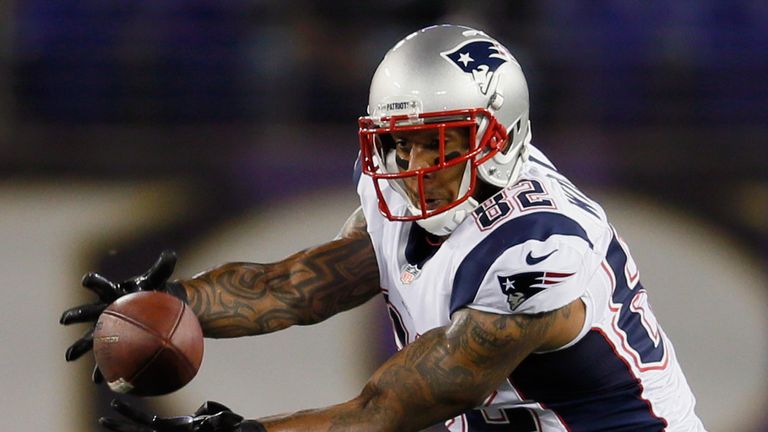 BALTIMORE, MD - SEPTEMBER 23: Tight end Kellen Winslow #82 of the New England Patriots catches a pass during warm ups before the start of the Patriots game against the Baltimore Ravens at M&T Bank Stadium on September 23, 2012 in Baltimore, Maryland.  (Photo by Rob Carr/Getty Images)