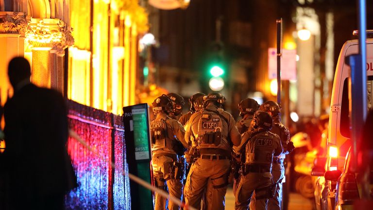 LONDON, ENGLAND - JUNE 03:  Counter-terrorism special forces assemble near the scene of a suspected terrorist attack near London Bridge on June 4, 2017 in London, England. Police responded to what they are calling terrorist attacks on London Bridge and Borough Market where at least 20 people were injured and one person was killed.   (Photo by Dan Kitwood/Getty Images)