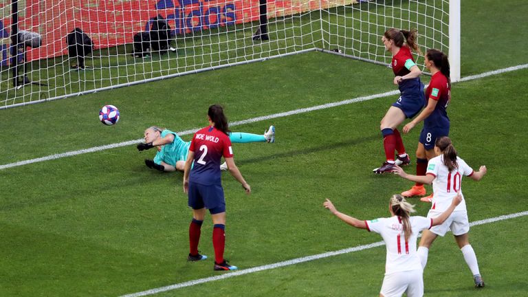 LE HAVRE, FRANCE - JUNE 27:  Ingrid Hjelmseth of Norway fails to save from Jill Scott of England (not pictured) who scores England's first goal during the 2019 FIFA Women's World Cup France Quarter Final match between Norway and England at Stade Oceane on June 27, 2019 in Le Havre, France. (Photo by Elsa/Getty Images)