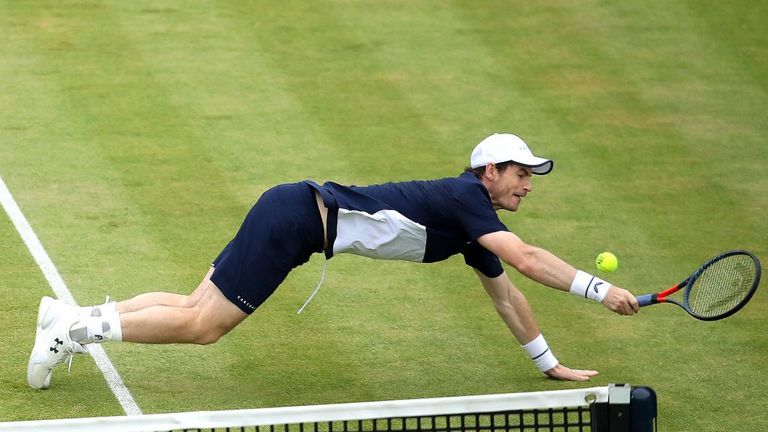 Murray dives to return a shot at Queen&#39;s 