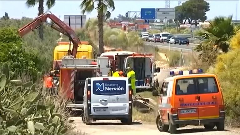 Emergency services at the crash site