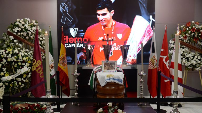 Reina offers condolences after tragic death of Jose Antonio Reyes