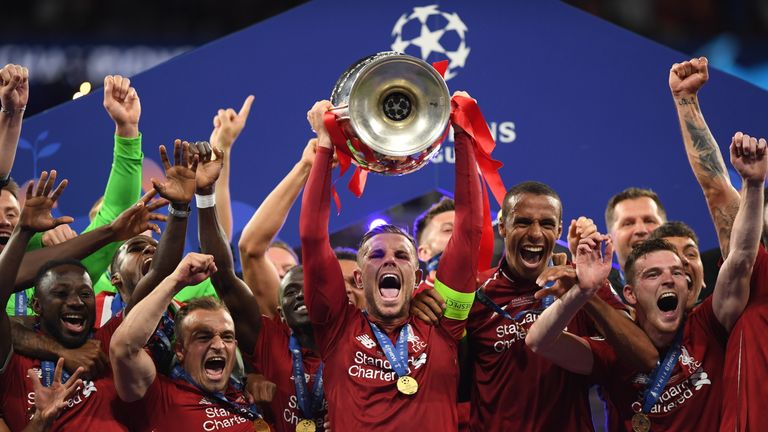 Resultado de imagem para henderson lifting the trophy