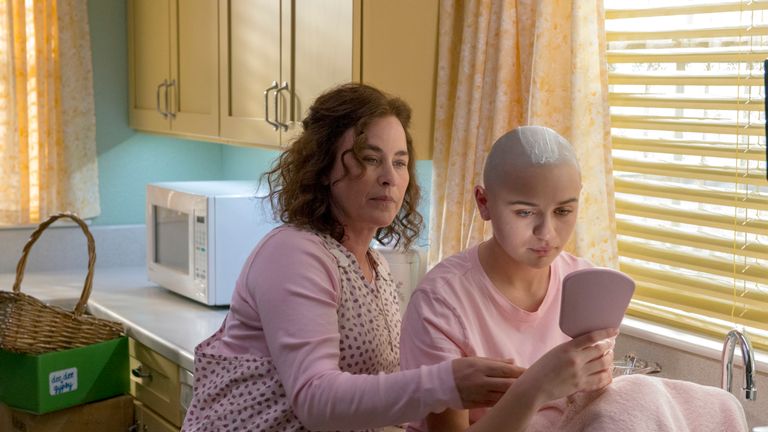 The Act: Dee Dee Blanchard (Patricia Arquette), Gypsy Rose Blanchard (Joey King) Photo by: Brownie Harris / Hulu