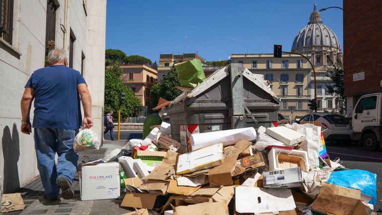 Piles of rubbish in Rome