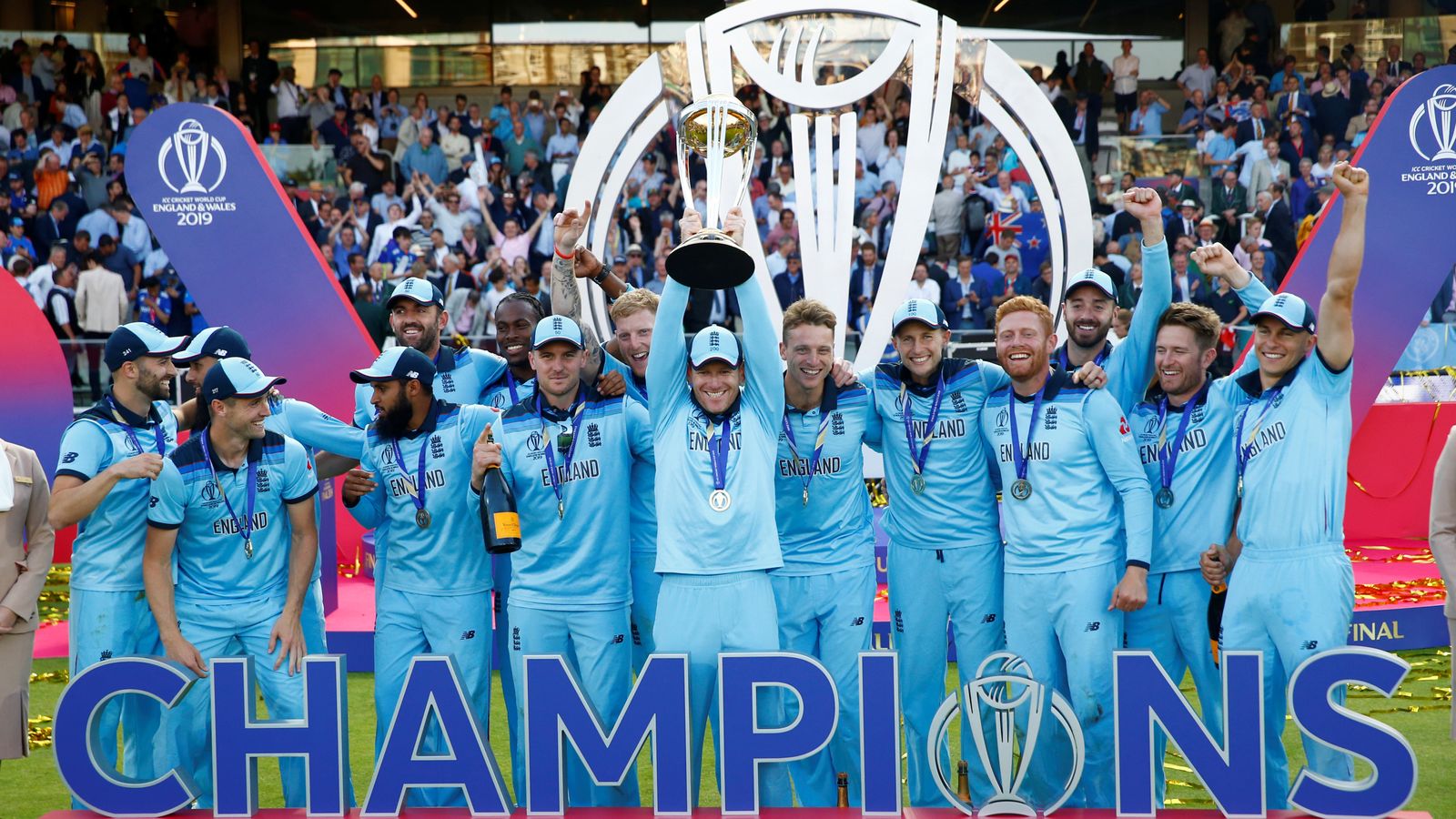 Englands Cricket World Cup Winners Hailed Heroes As They Celebrate Historic Victory Uk News