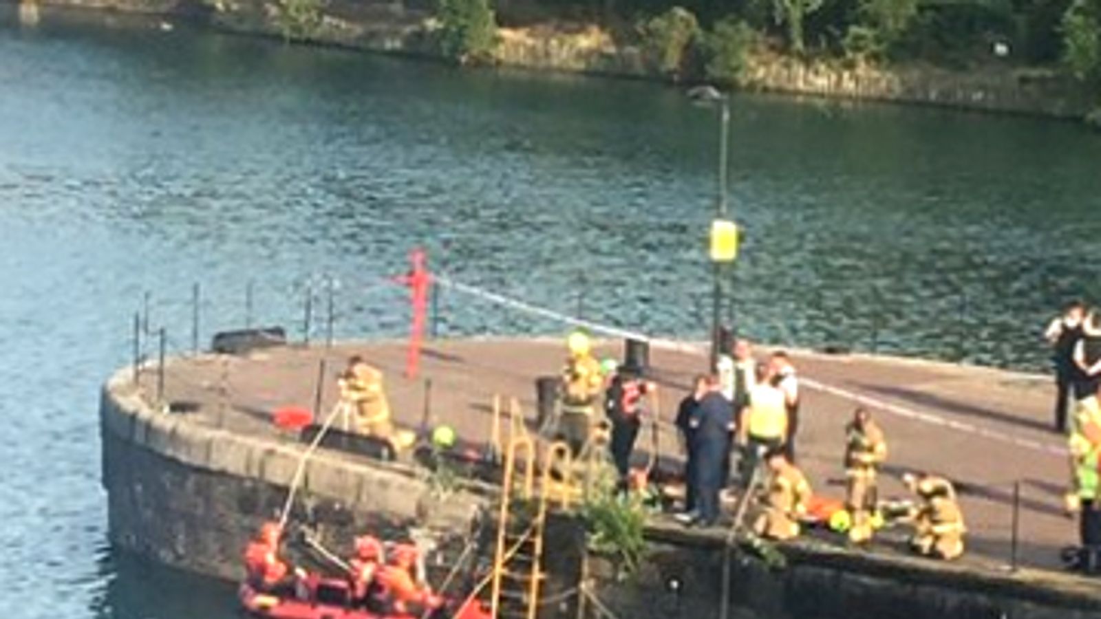 Body Found In Lake As Police Search For Three Missing In River Thames ...