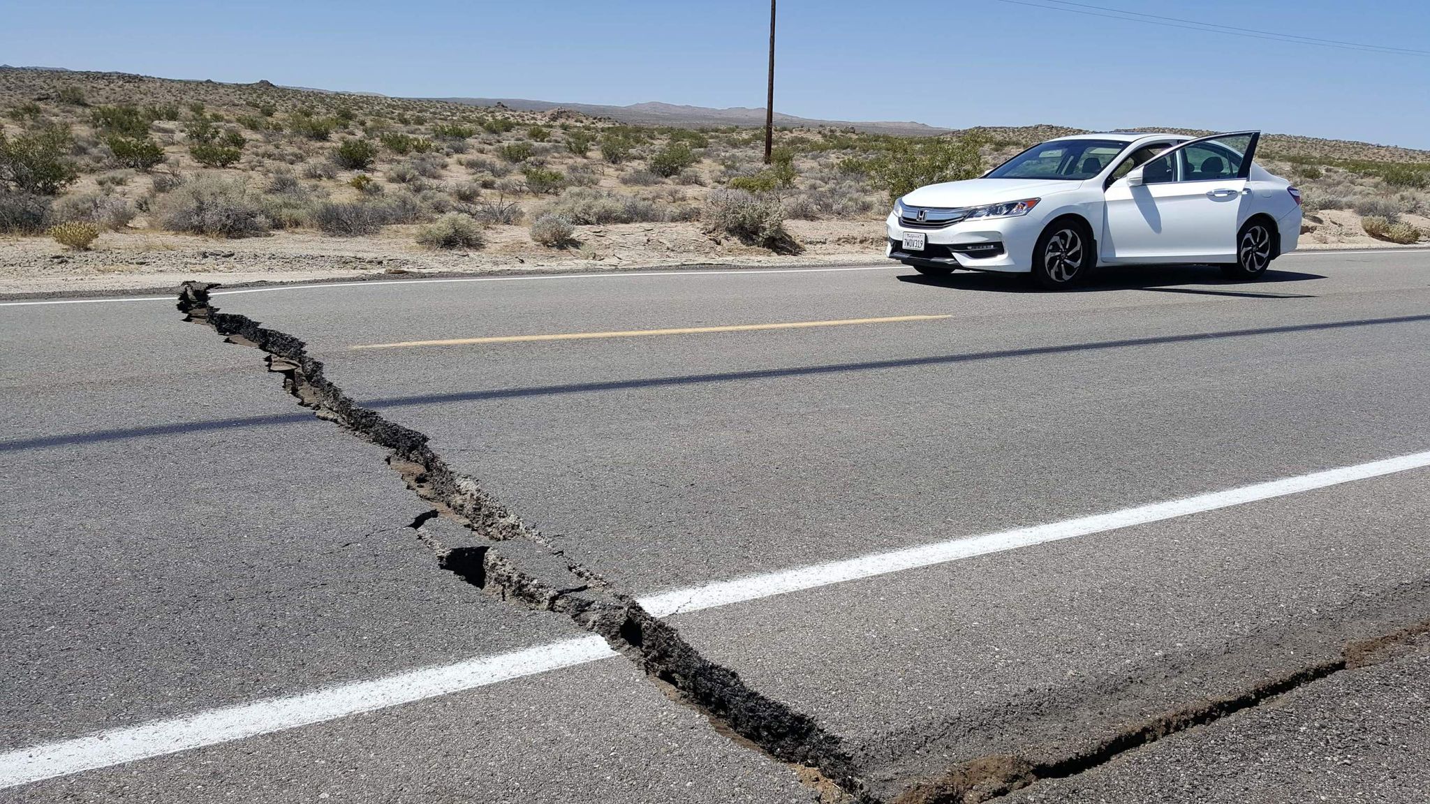 California Satellite images show giant crack caused by earthquake US