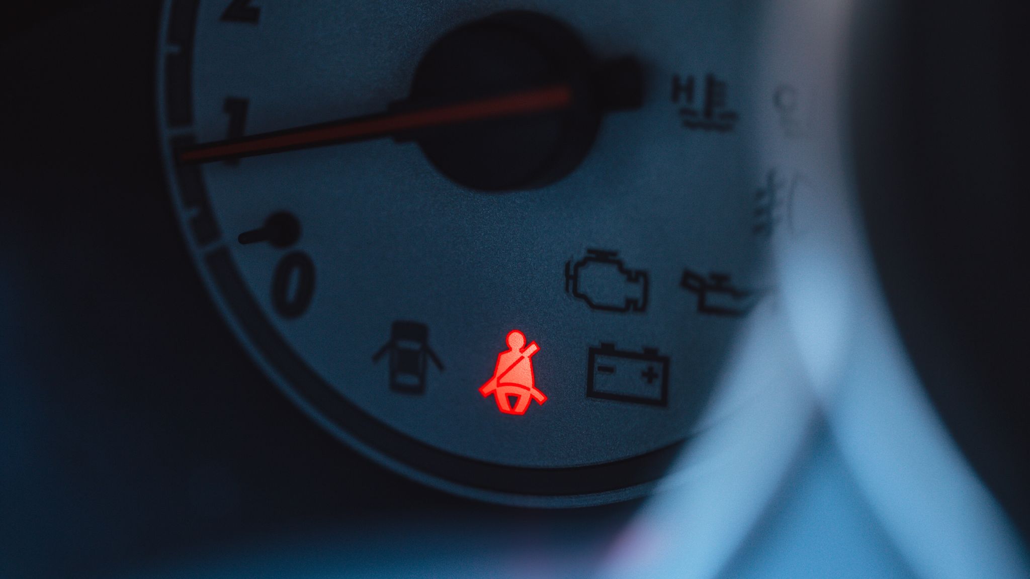 Drivers face penalty points if they are caught without a seat belt UK