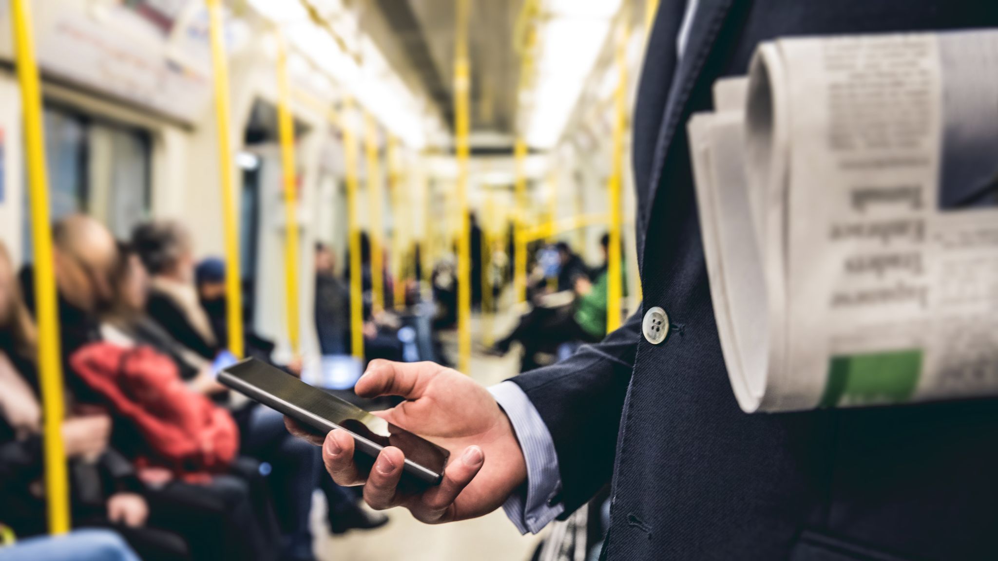 London Underground passengers to get full 4G coverage by mid-2020s | UK ...